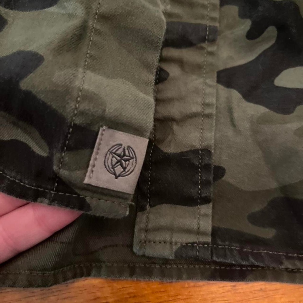 Green camouflage button-up shirt #camouflage pattern, military - Picture 4 of 7